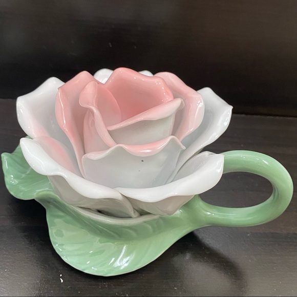 Pair of Ceramic Rose Flower Candle Holders - Picture 15 of 16